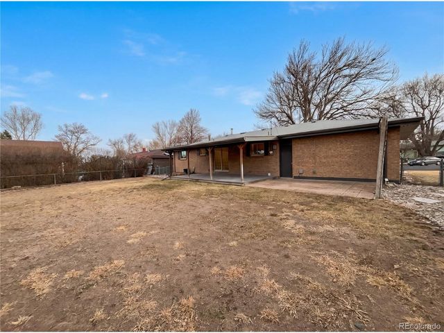 1027 N 1st St, Johnstown, CO 80534