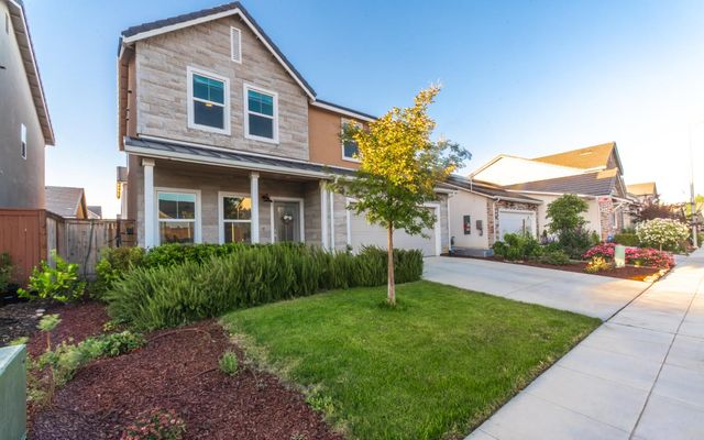 951 Kelso Avenue, Clovis, CA 93619