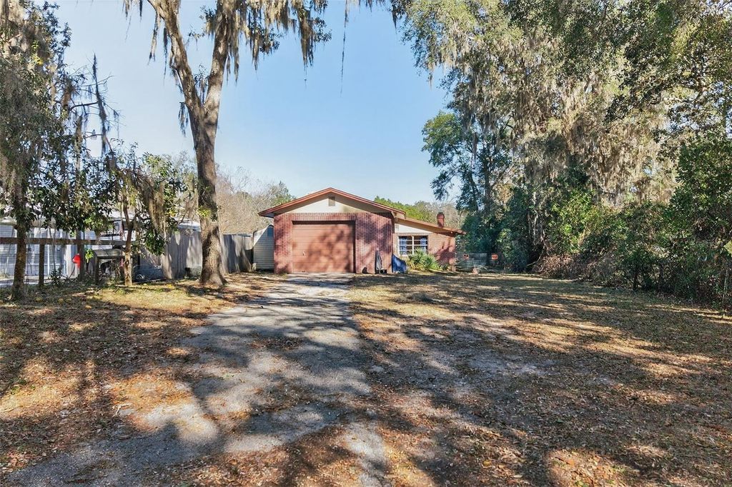 Image 2 of property listing at 5675 S SANDALWOOD WAY, Floral City, FL 34436