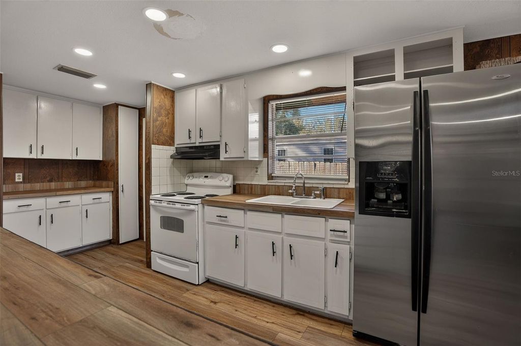 Image 18 of property listing at 5675 S SANDALWOOD WAY, Floral City, FL 34436