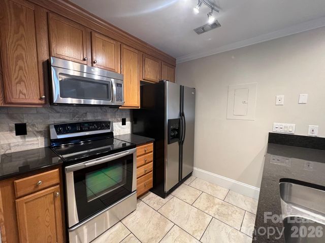 18733 Vineyard Point Lane, Cornelius, NC 28031