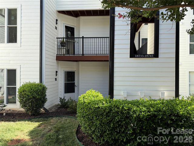 18733 Vineyard Point Lane, Cornelius, NC 28031