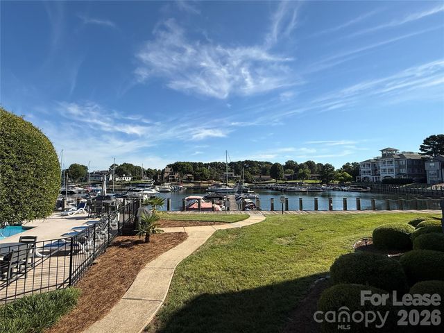 18733 Vineyard Point Lane, Cornelius, NC 28031
