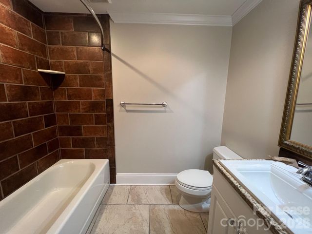 18733 Vineyard Point Lane, Cornelius, NC 28031