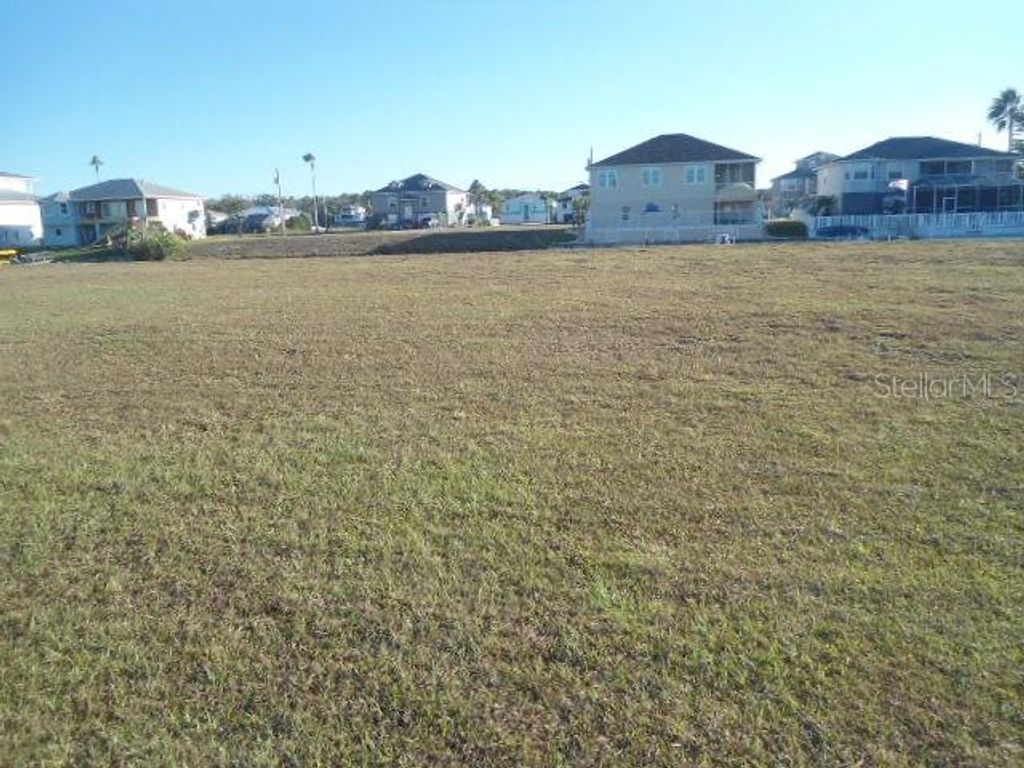 Image 3 of property listing at 3456 SHEEPHEAD DRIVE, Hernando Beach, FL 34607