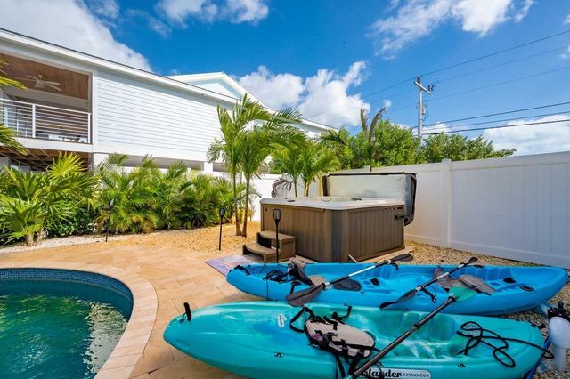 223 Sombrero Beach Boulevard 1, Marathon, FL 33050