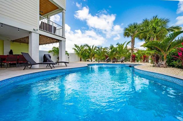 223 Sombrero Beach Boulevard 1, Marathon, FL 33050