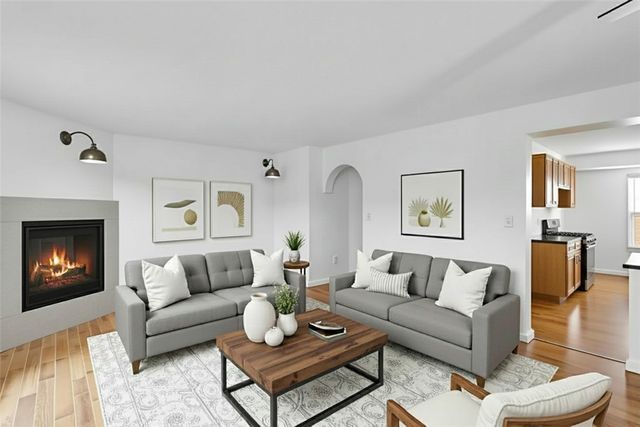 201 Manor View Dr, Manor, PA 15665