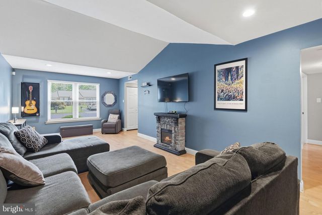 2940 QUINCY TURN, Bensalem, PA 19020