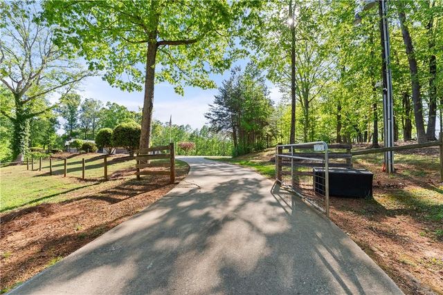 6632 Mountain Meadow Drive, Clermont, GA 30527
