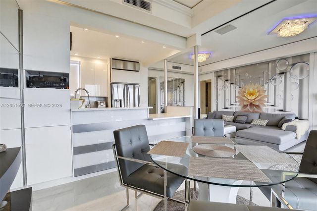 20335 W Country Club Dr PH4, Aventura, FL 33180