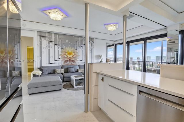 20335 W Country Club Dr PH4, Aventura, FL 33180