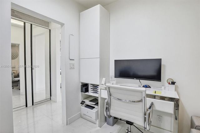 20335 W Country Club Dr PH4, Aventura, FL 33180