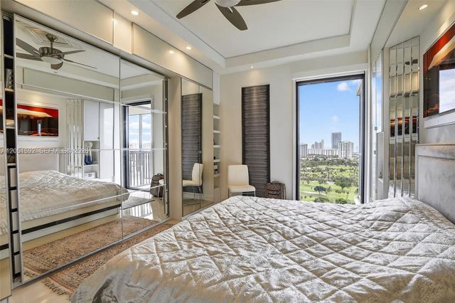 20335 W Country Club Dr PH4, Aventura, FL 33180