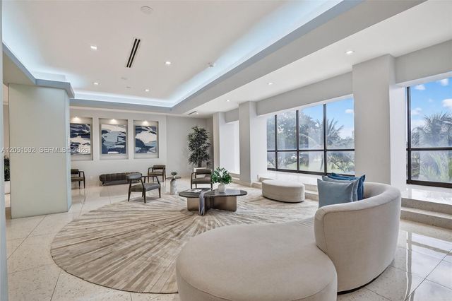 20335 W Country Club Dr PH4, Aventura, FL 33180