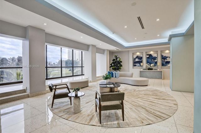 20335 W Country Club Dr PH4, Aventura, FL 33180