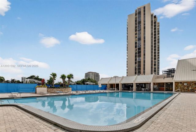 20335 W Country Club Dr PH4, Aventura, FL 33180