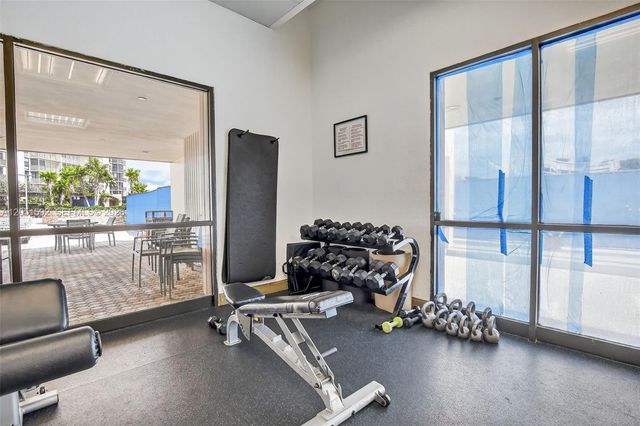 20335 W Country Club Dr PH4, Aventura, FL 33180
