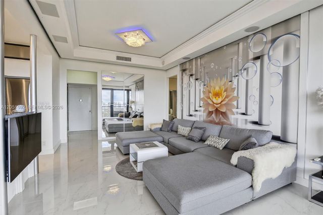 20335 W Country Club Dr PH4, Aventura, FL 33180