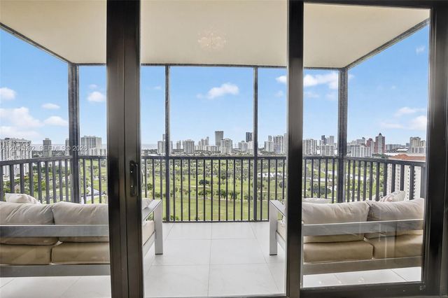 20335 W Country Club Dr PH4, Aventura, FL 33180