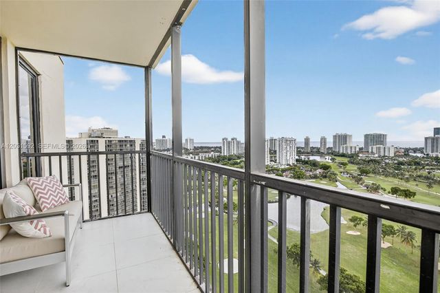 20335 W Country Club Dr PH4, Aventura, FL 33180