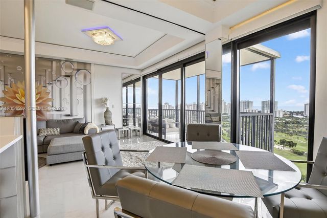 20335 W Country Club Dr PH4, Aventura, FL 33180