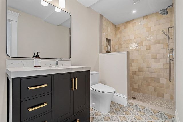 16 Hatch Farm Lane, Concord, MA 01742