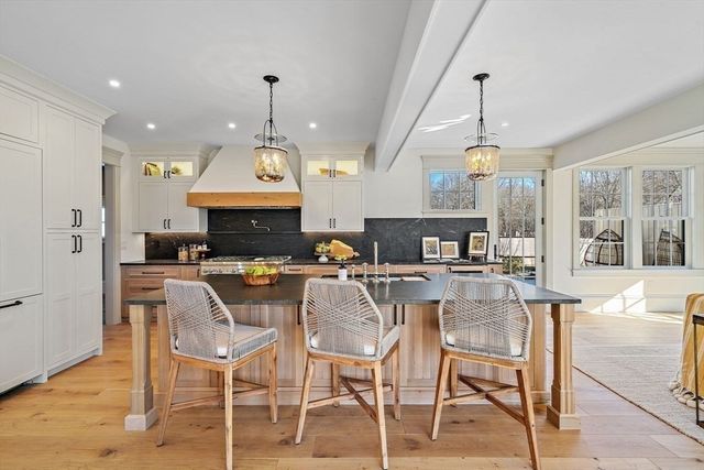 16 Hatch Farm Lane, Concord, MA 01742