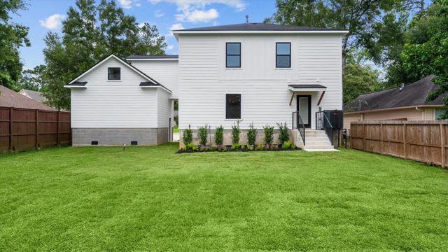 10802 Fairview Drive, Conroe, TX 77385