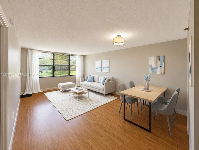 900 Saint Charles Place L6, Pembroke Pines, FL 33026