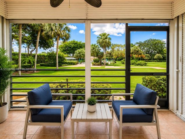 900 Saint Charles Place L6, Pembroke Pines, FL 33026