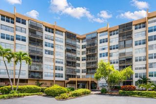 900 Saint Charles Place L6, Pembroke Pines, FL 33026