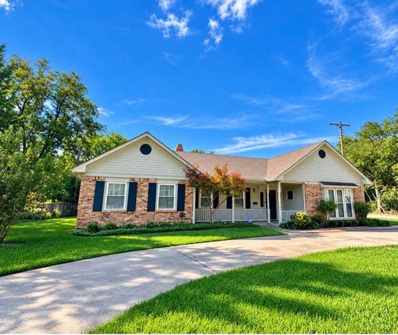 1500 E California Street, Gainesville, TX 76240