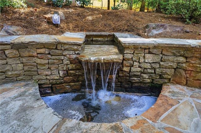 345 Kestrel Cove, Alpharetta, GA 30022