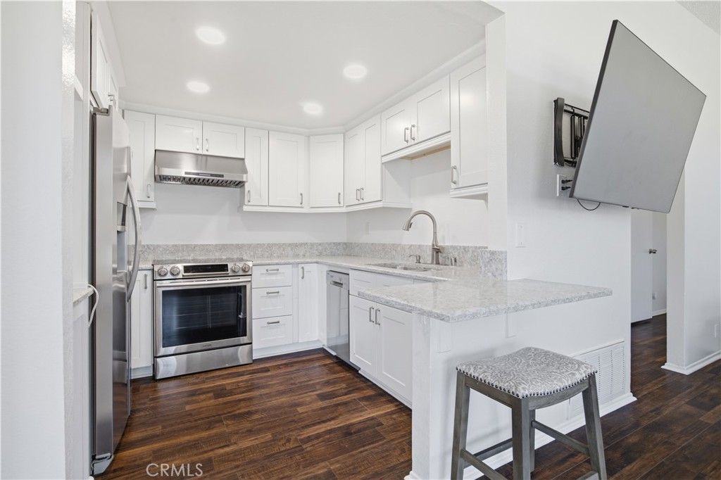 Image 4 of property listing at 27823 Zircon 72, Mission Viejo, CA 92691