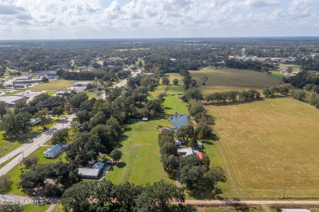 135 Woodys Lane, Sunset, LA 70584