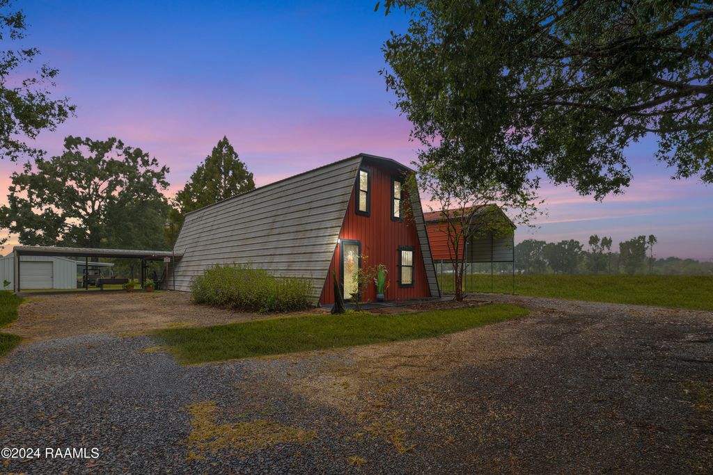 135 Woodys Lane, Sunset, LA 70584