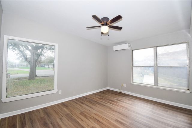 3817 Lamont St, Corpus Christi, TX 78415