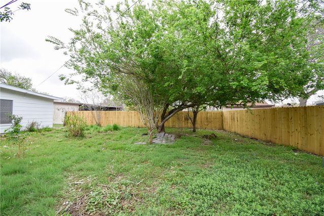 3817 Lamont St, Corpus Christi, TX 78415