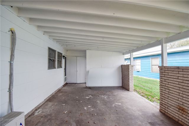 3817 Lamont St, Corpus Christi, TX 78415