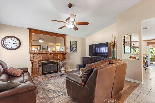 27643 Saffron Lane, Saugus, CA 91350