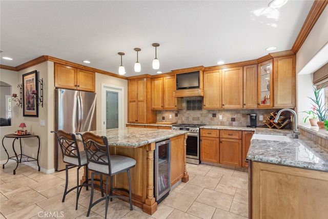 27643 Saffron Lane, Saugus, CA 91350