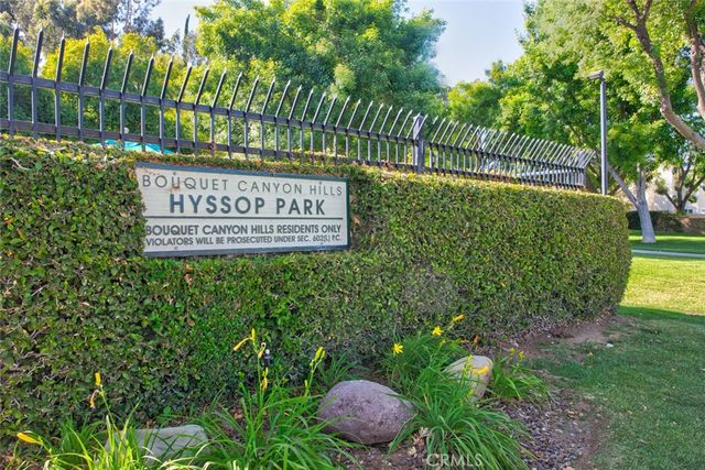 27643 Saffron Lane, Saugus, CA 91350