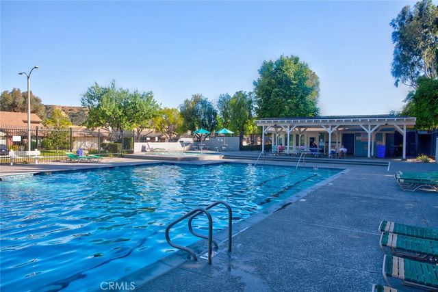 27643 Saffron Lane, Saugus, CA 91350