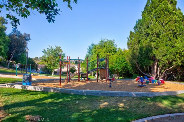 27643 Saffron Lane, Saugus, CA 91350