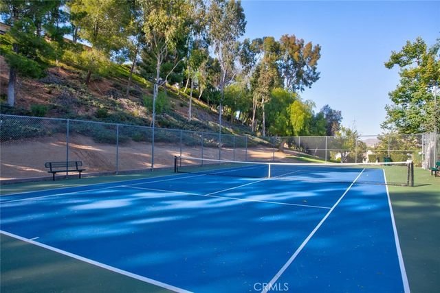 27643 Saffron Lane, Saugus, CA 91350