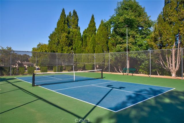27643 Saffron Lane, Saugus, CA 91350