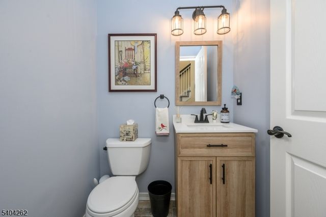 1329 Eagles Nest Ct, Lopatcong Twp., NJ 08886