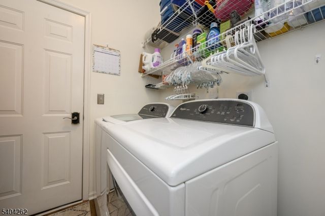 1329 Eagles Nest Ct, Lopatcong Twp., NJ 08886