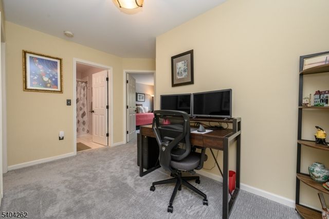 1329 Eagles Nest Ct, Lopatcong Twp., NJ 08886